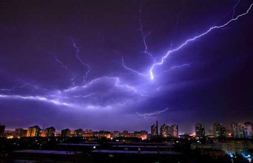 雷雨天氣如何用電？張家口文華電力中等職業(yè)學(xué)校