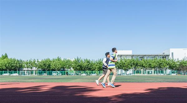 北京現(xiàn)代體育學院、航空乘務學院體育專業(yè)好不好？好就業(yè)嗎？