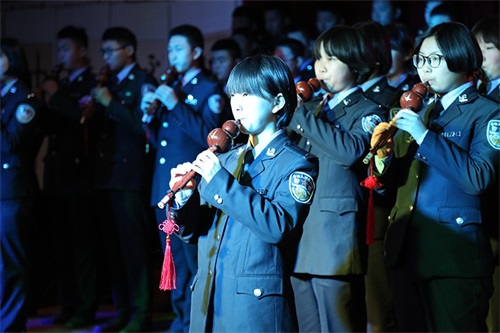 傳遞正能量！山東東營(yíng)金盾司法學(xué)校隆重舉行期末表彰大會(huì)暨家長(zhǎng)會(huì)